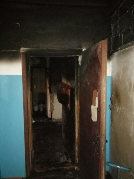 В Вязьме загорелась квартира в жилом доме