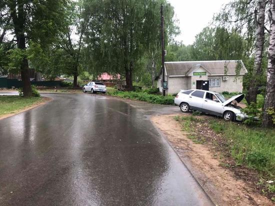 Пьяный водитель съехал с дороги и попал в больницу в Тверской области