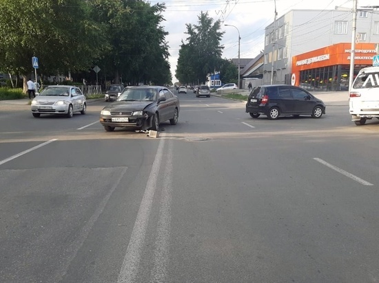Водитель KIA Ceed сбил 10-летнего мальчика во дворе дома в Новосибирске