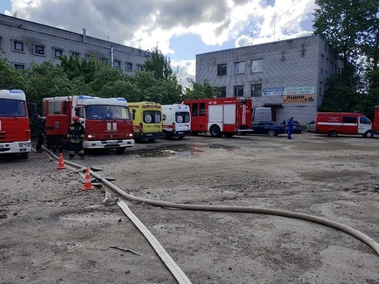 Склад загорелся в Московском районе Петербурга