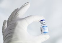 В вакцине АстроЗенека, уже ограниченной к применению в ряде стран, найдены человеческие эмбриональные белки