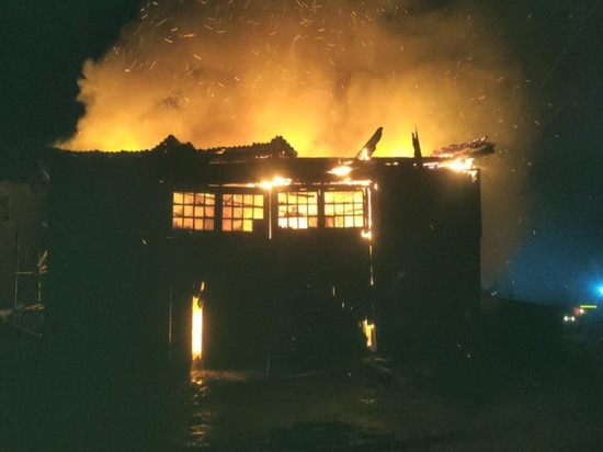В Кировской области от удара молнии загорелось здание техникума