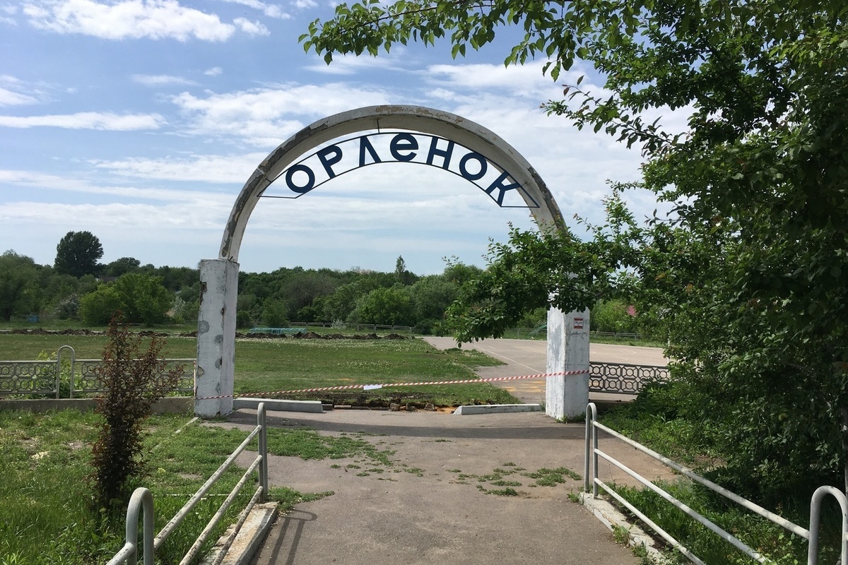 В Саратове начали ломать огромный стадион - МК Саратов