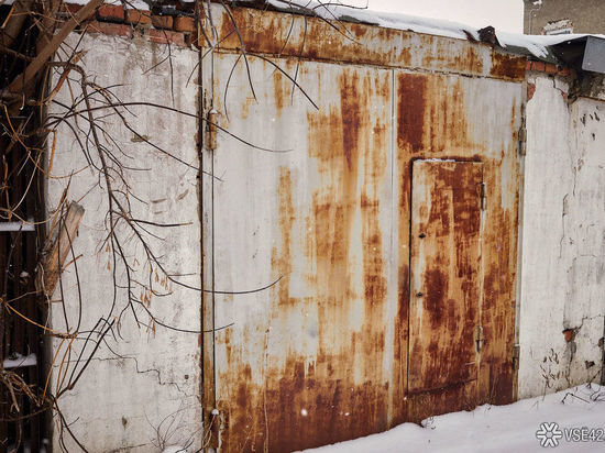 Принудительный снос гаражей начался в Кемерове