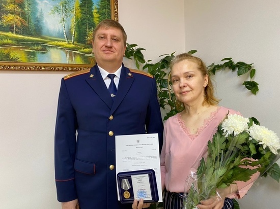 Медалью следкома РФ наградили медсестру из социального центра на Ямале