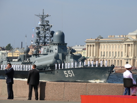 Парад в честь дня ВМФ в Петербурге проведут в традиционном формате