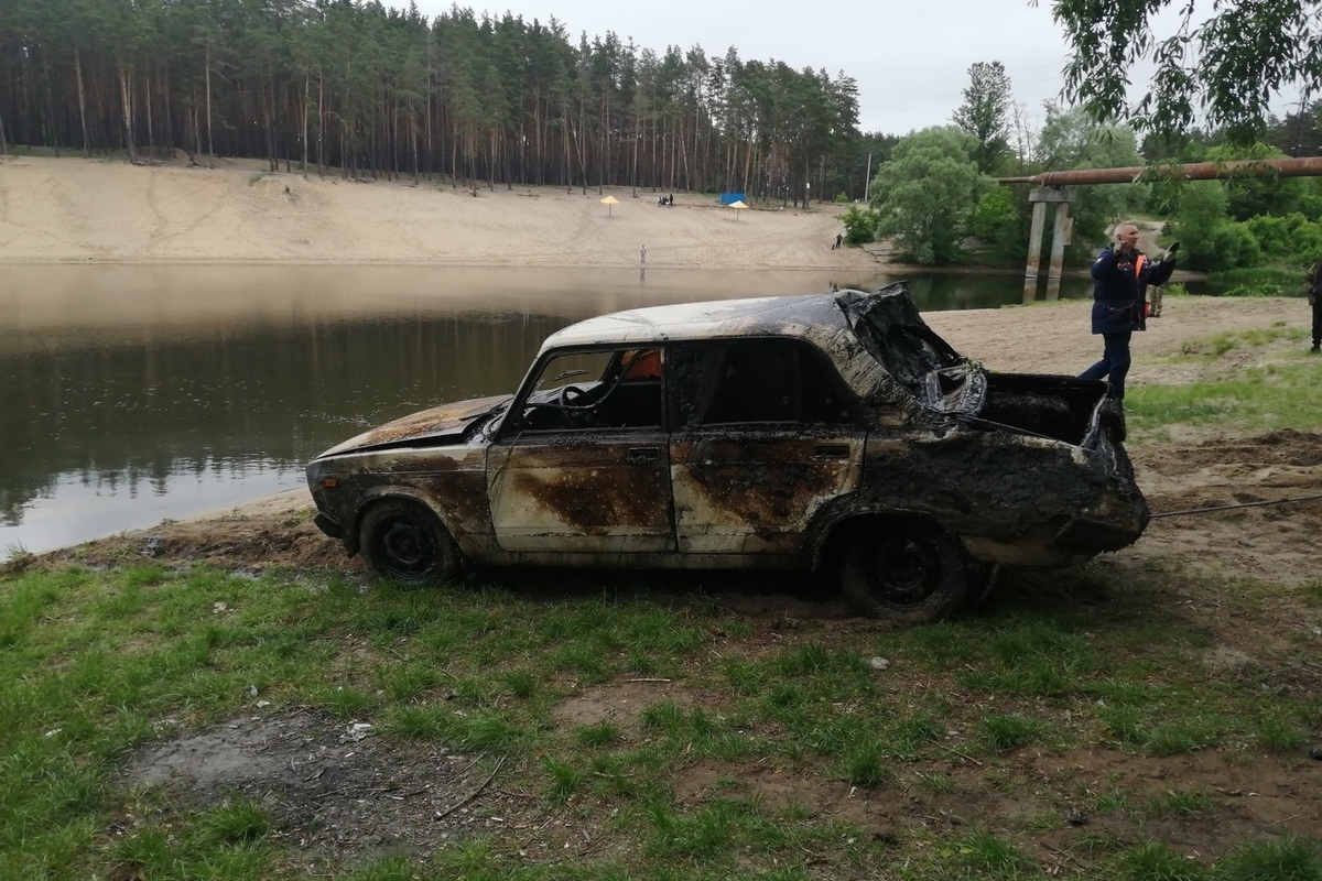 Курские водолазы 31 мая подняли машину со дна реки Сейм - МК Черноземье