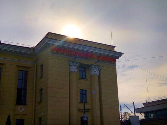 Жители Петрозаводска просят расширить парковку у железнодорожного вокзала