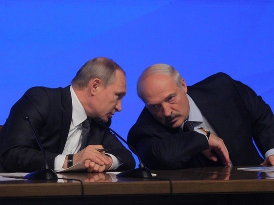Лукашенко раскрыл содержимое чемодана, с которым он приехал на встречу с Путиным