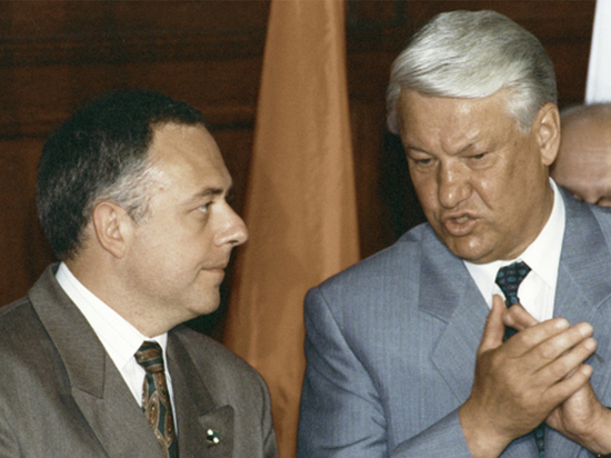 «Прикрыл свою никчемность ссылкой на «пьяного» Ельцина»