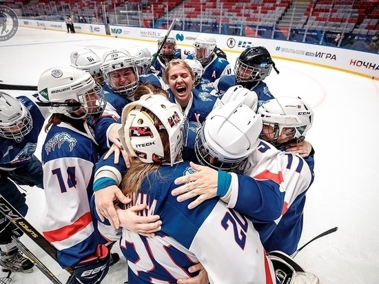 Мэр Новосибирска поздравил женский клуб «Гризли» с победой на Всероссийском фестивале по хоккею