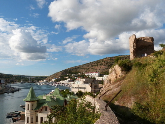 Петербуржцы кинулись скупать жилье в Крыму