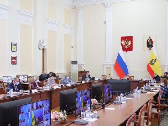 Рязанское правительство обсудило борьбу с бедностью с помощью соцконтрактов
