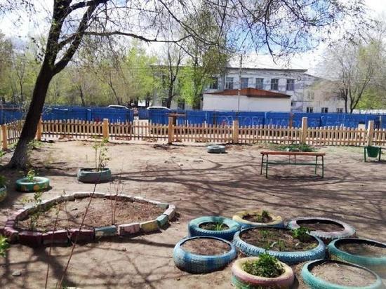 Детскую площадку в Чите оградили только после вмешательства прокуратуры