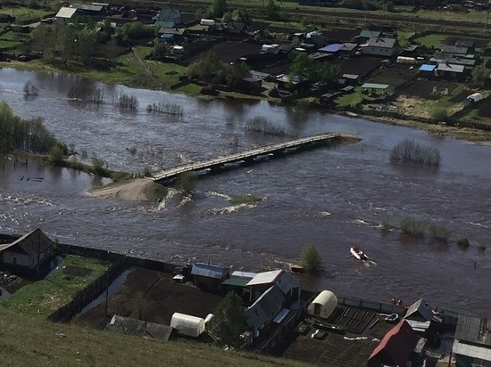 Воды горной реки затопили более 20 участков в забайкальском селе
