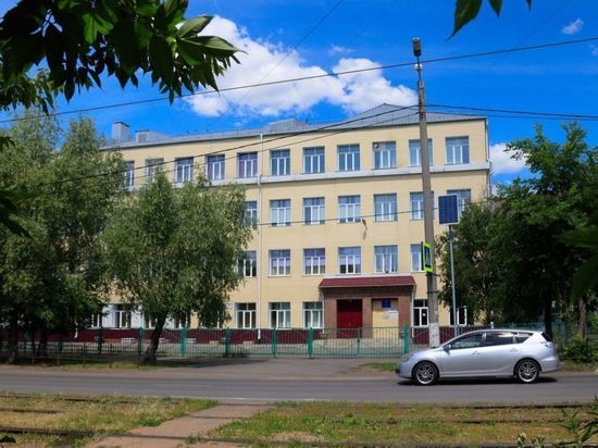 Городские чиновники признали аварийными три школы и детсада в Омске