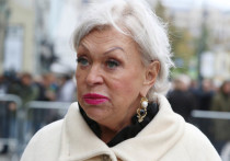 По мнению Марка Варшавера, вдова актера Николая Караченцова получила почетное звание нечестным путем