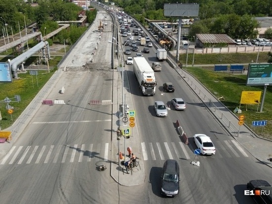 Губернатор Куйвашев потребовал ускорить реконструкцию транспортных объектов