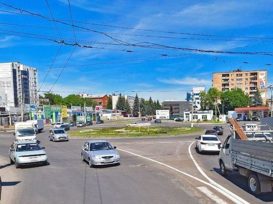 В Курске три дорожных кольца за 6,7 млн рублей украсят