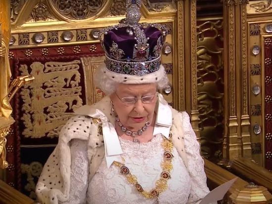 Английскую королеву Елизавету II заподозрили в расизме