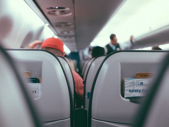 Стюардесса рассказала о домогательствах российского олигарха