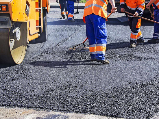 Курские власти пообещали отремонтировать дорогу по  улице Крюкова в 2022 году