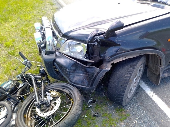 На трассе в Хакасии мотоциклист пострадал из-за наглого водителя