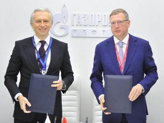 Омский губернатор и «Газпром нефть» договорились о строительстве солнечной электростанции