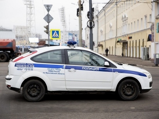 Сотрудники ГИБДД в Ярославле спасли учительницу начальной школы