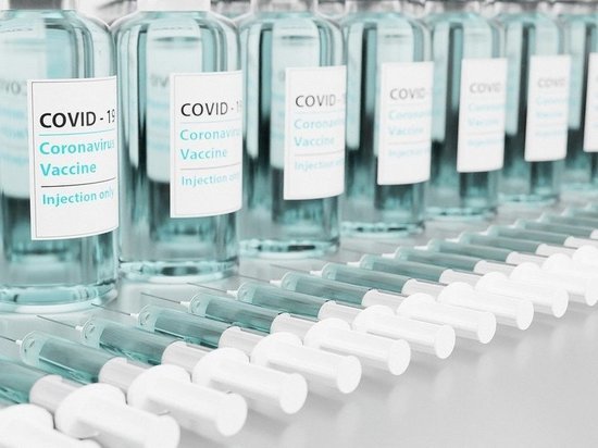 Сотрудники белгородского избиркома вакцинировались от COVID-19