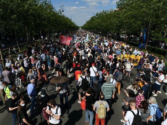 В Венгрии прошли протесты против строительства китайского университета