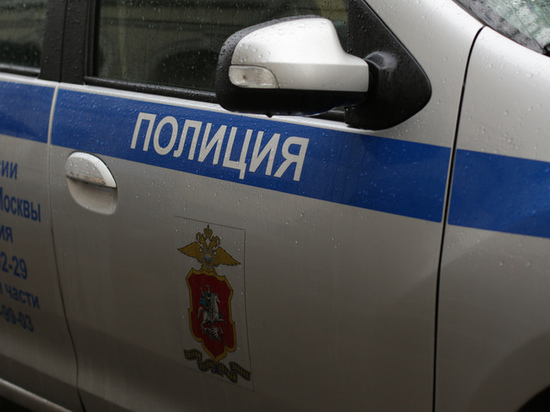 Пассажир подрался с таксистом посреди дороги на Васильевском острове