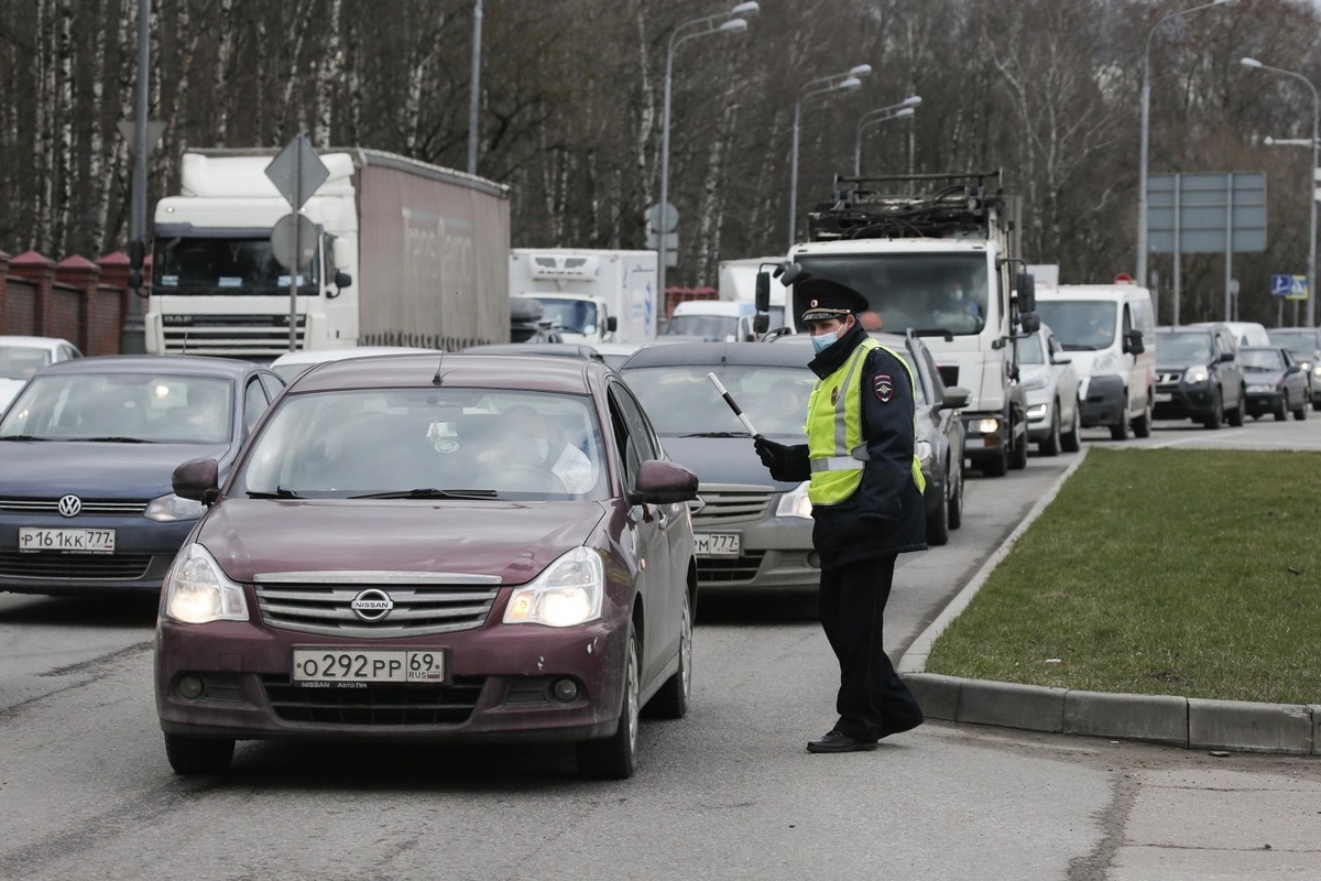 В центре Москвы из автомобиля выкинули умирающего мужчину