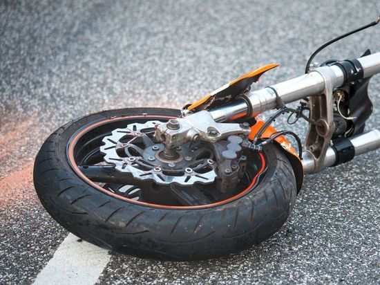Два мотоциклиста стали жертвами ДТП в Новгородской области