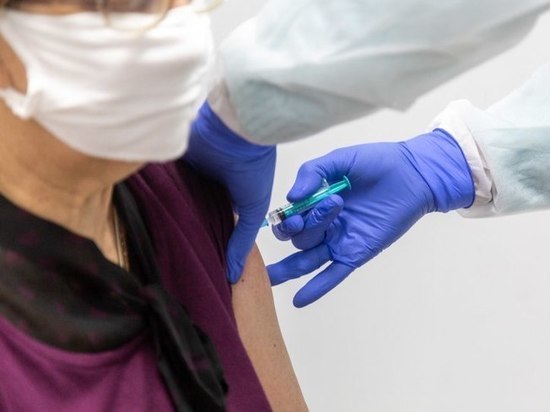 62,2 тысячи жителей Псковской области сделали первую прививку от COVID-19