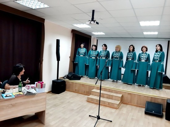 В Доме дружбы состоялась презентация сборника стихов «Степная песня»