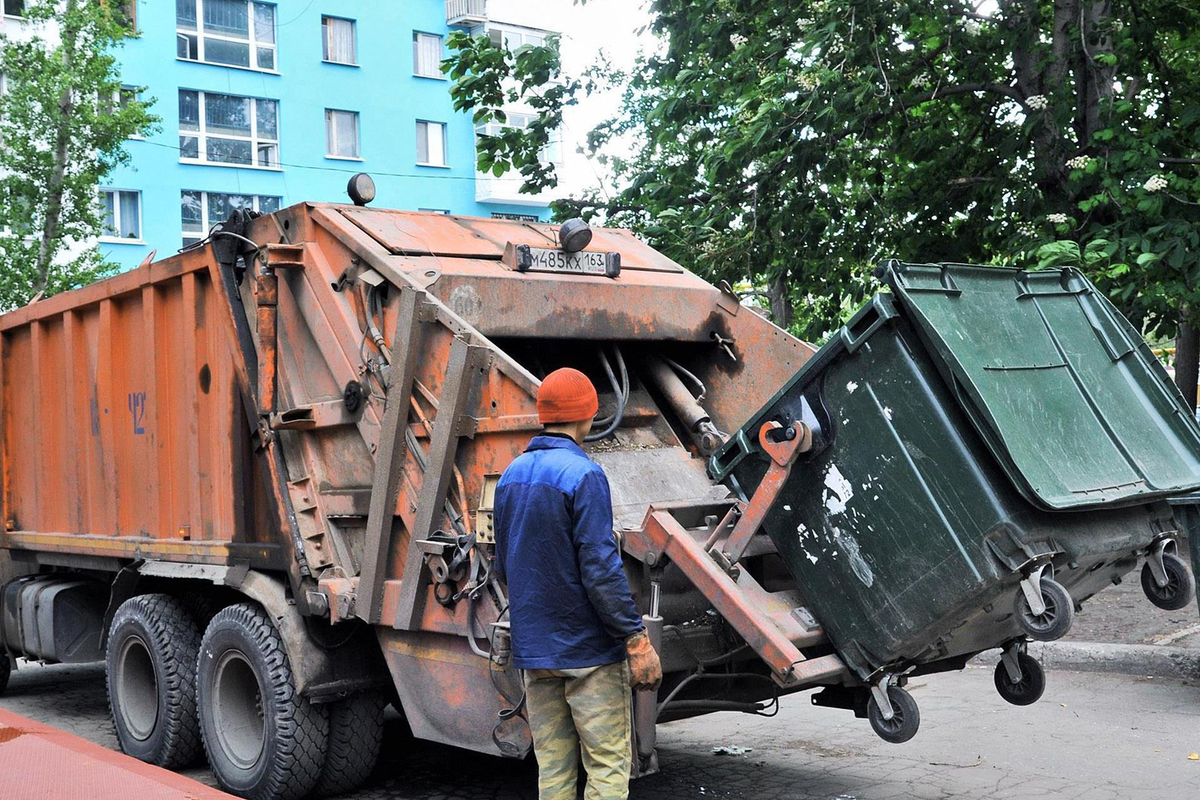 Сергей Ситников потребовал от коммунальщиков чаще вывозить бытовые отходы