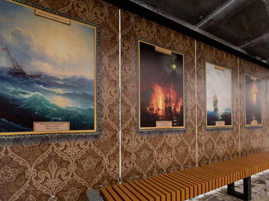 Остановку в Волгограде украсили картинами Ивана Айвазовского