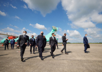 8 июня украинский президент проводил в Кривом Роге, совмещая свое появление на малой родине с проверкой хода реконструкции важнейших инфраструктурных объектов