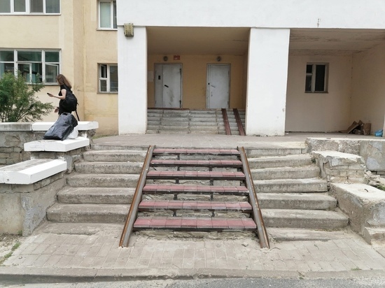 Белгородцы обсуждают странный "пандус" у подъезда многоэтажки