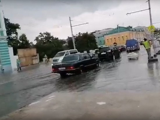 Мэрия Рязани прокомментировала работу ливневки на мосту на улице Ленина
