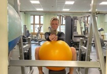 Официальный представитель МИД России Мария Захарова 10 июня разместила в своем Telegram-канале селфи из спортзала, сделанное с помощью настенного зеркала