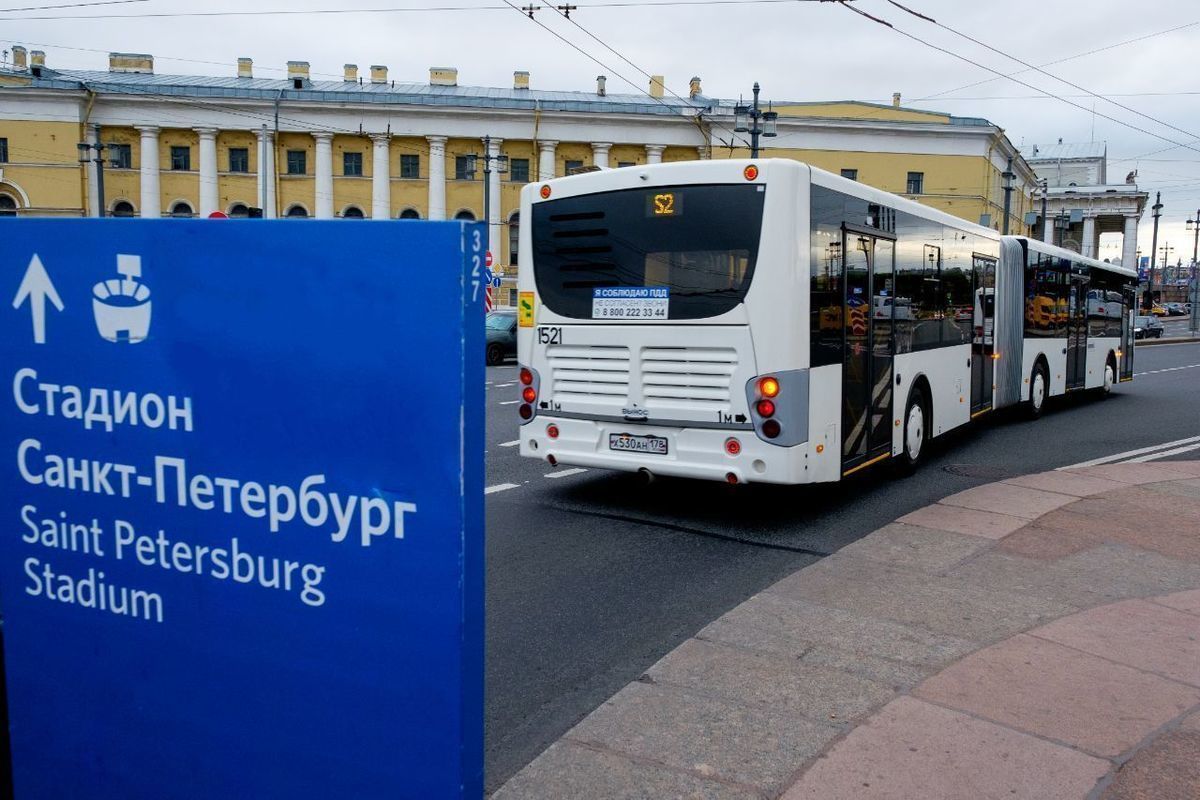 В Петербурге заработали шаттлы для болельщиков Евро-2020 - МК Санкт- Петербург