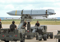 Самолет MC-130J Commando II американских ВВС сбросил груз, имитирующий палету с крылатыми стелс-ракетами AGM-158B JASSM-ER, пишет The Drive