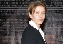 Знакомые актрисы Елены Сафоновой, известной по главной роли в фильме "Зимняя вишня", рассказали про самочувствие любимицы публики