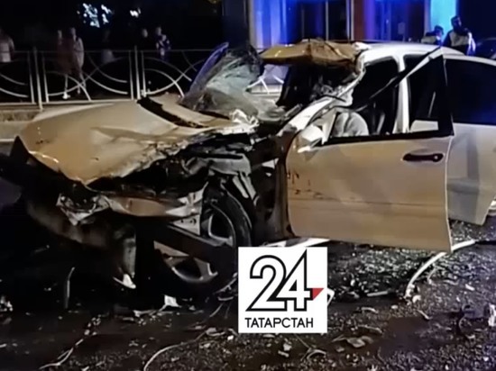 Молодой водитель погиб, влетев под стоящий на светофоре грузовик в Казани