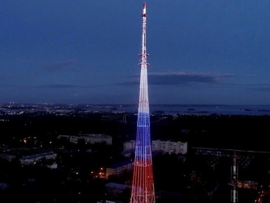 В честь Дня России на казанской телебашне включат праздничную подсветку
