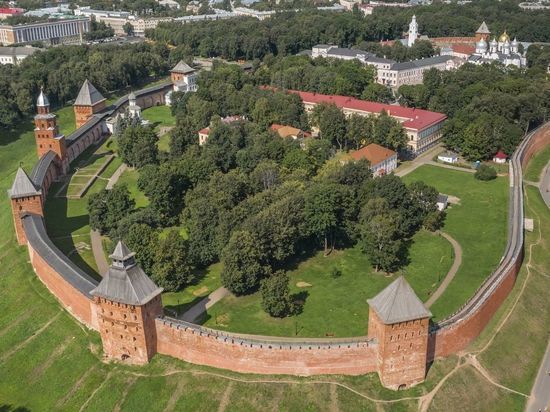 На раскопках в Новгороде нашли средневековую печать с напутствием современникам