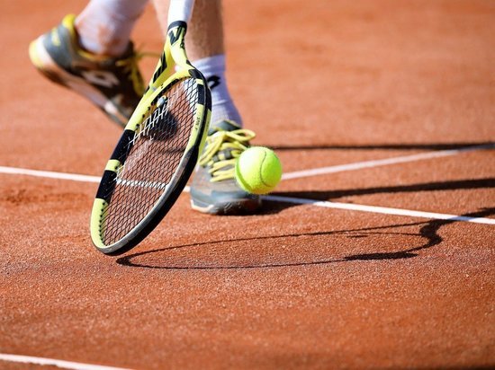 В Пскове стартовали городские соревнования по теннису