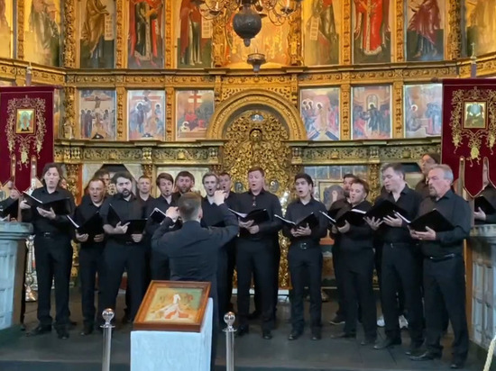 Мужской хор Карелии спел в Кижах в День России